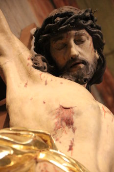 Jezus na Krzyżu - Kościół św. Bartłomieja w Mogile