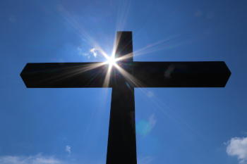 Krzyż - Góra Pilsko - Zbawienie przyszło przez Krzyż. Wielka to tajemnica. Jeżeli chcesz Mnie naśladować, To weź swój krzyż na każdy dzień I chodź ze Mną zbawiać świat...